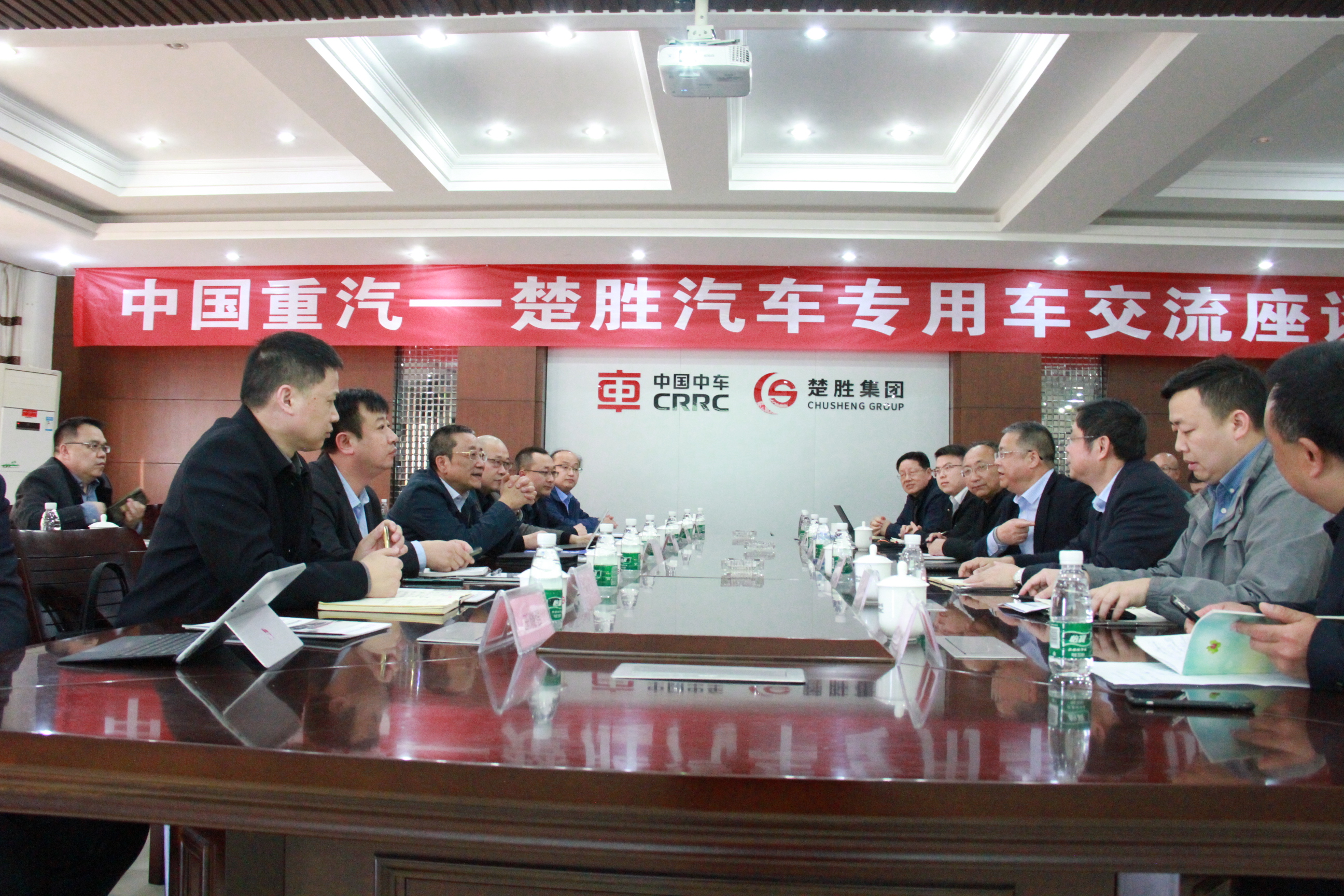 中國重汽集團總經理、黨委副書記蔡東一行蒞臨楚勝汽車集