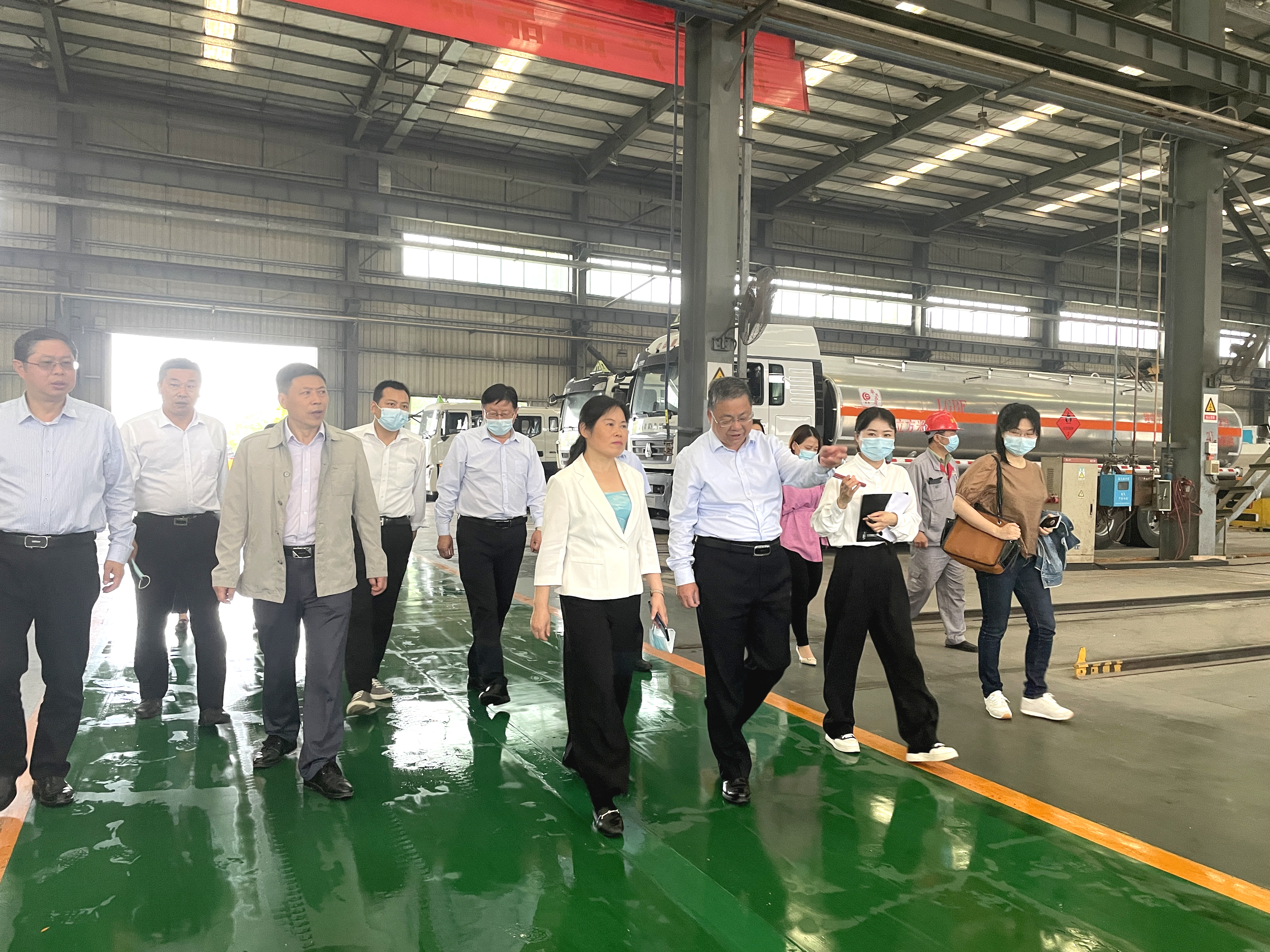 市委常委、市委統戰部部長舒敏等領導一行蒞臨楚勝調研